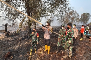 Polda Jambi Bersama Forkopimda Cek Langsung Lokasi Kebakaran di HLG Londerang