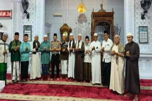 Wakapolda Jambi Laksanakan Sholat Subuh Keliling, Ajak Masyarakat Jaga Kamtibmas dan Lindungi Generasi Muda