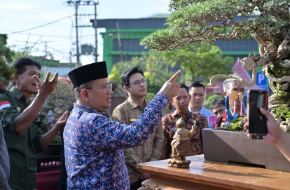Hobi Bernilai Ekonomi, Wali Kota Jambi Dorong Anak Muda Tingkatkan Kecintaan Terhadap Bonsai